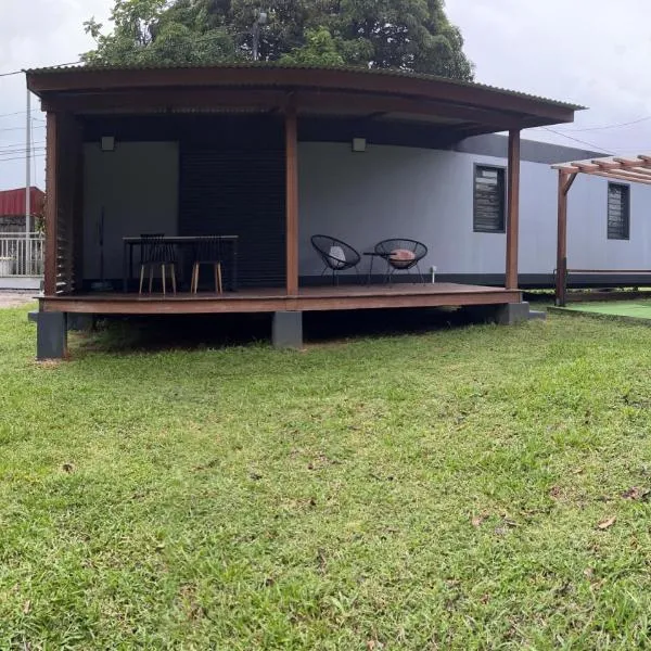 Résidence Morphée Tiny House avec Jacuzzi、Montjolyのホテル