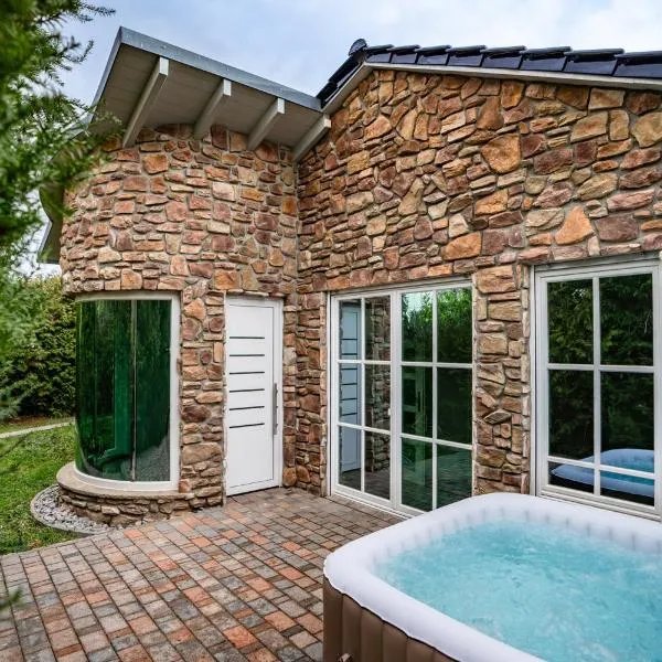 Designhaus - WHIRLPOOL - TERRASSE - GARAGE - 10 PERSONEN - AUFZUG - KÜCHE - FAMILIENFREUNDLICH - WIFI - NETFLIX, hotel v destinaci Rüdesheim am Rhein