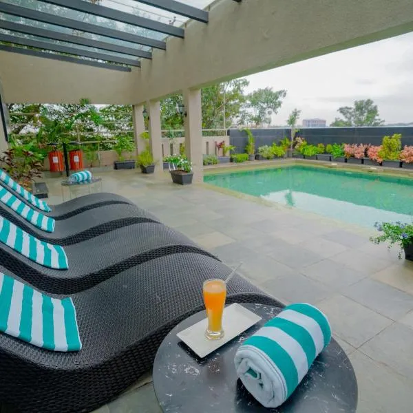 Lazdana Hotel Bangalore，位于班加罗尔的酒店