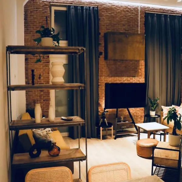 Unique NYC style Loft in the heart of Madrid, hotel di Madrid