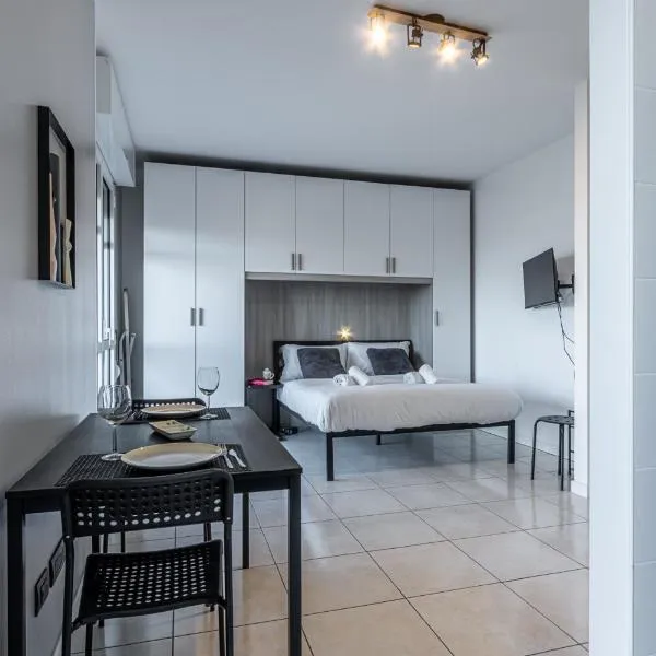 Cosenz Charme Apartment, hotel a Milano