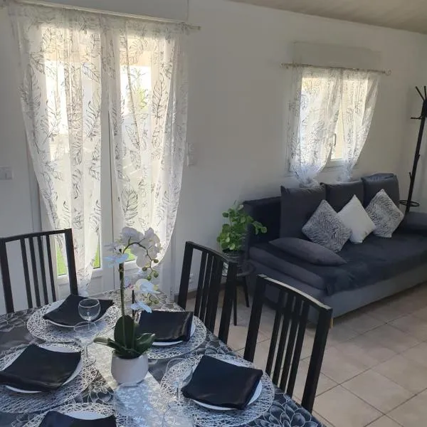 Maison de vacances plein pied tout confort 200m plage, hotelli kohteessa Portiragnes