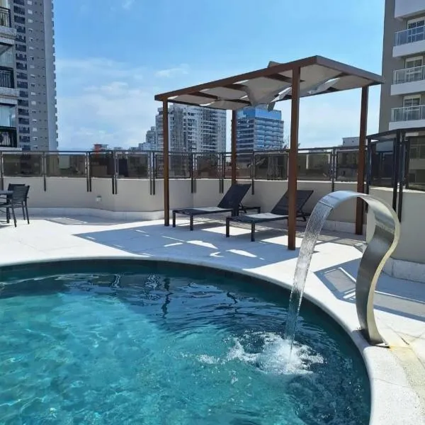 Lindo Flat no Edifício Cosmopolitan, com GARAGEM e PISCINA, hotel in Santos