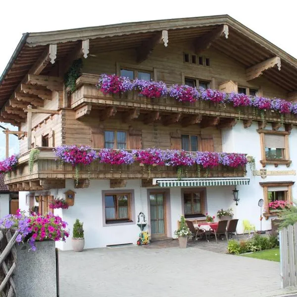 Haus Hirschbichler, hotell sihtkohas Saalfelden am Steinernen Meer