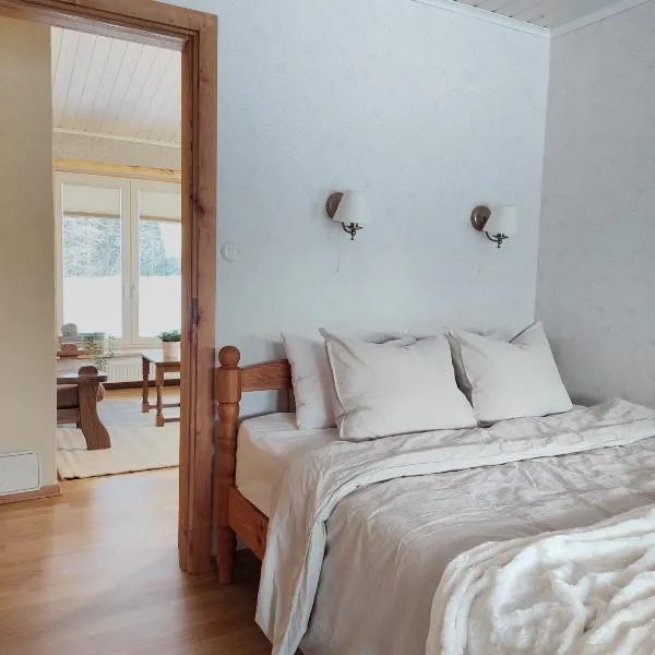 Charming Rustic Retreat in Lahemaa National Park, hotel in Kolga