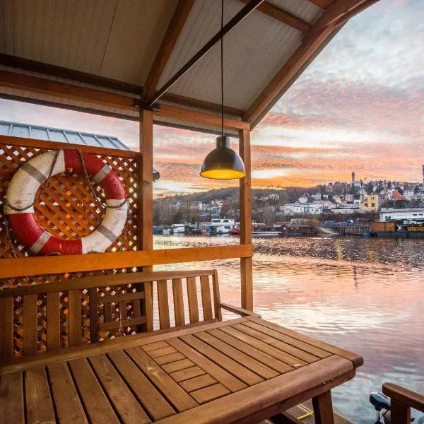 Houseboat Franklin - Houseboats Benjamin & Franklin, hotel in Praag