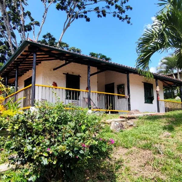 Santa Lucia Estancia Rural, hotel in Guaduas