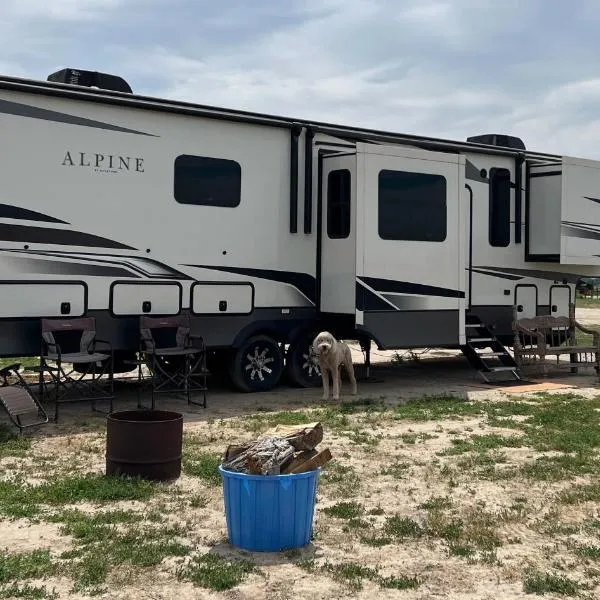 JMA Alpine Inn, hotel in Riverton