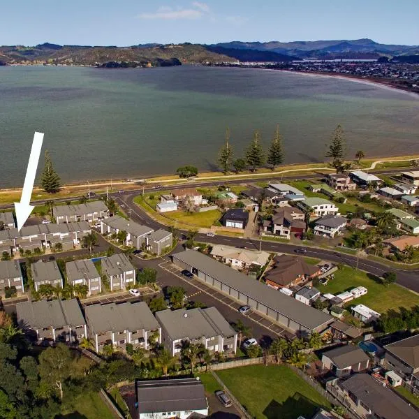 Aqua Soleil Beachfront Apartment, hotel a Whitianga