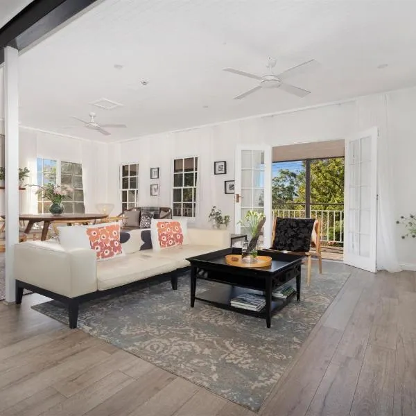 Myrtle Tree Lodge Flowers - heart of the village, Hotel in Kangaroo Valley