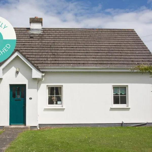 Brittas Bay Holiday Village No 32 by Trident Holiday Homes, hotell sihtkohas Brittas Bay