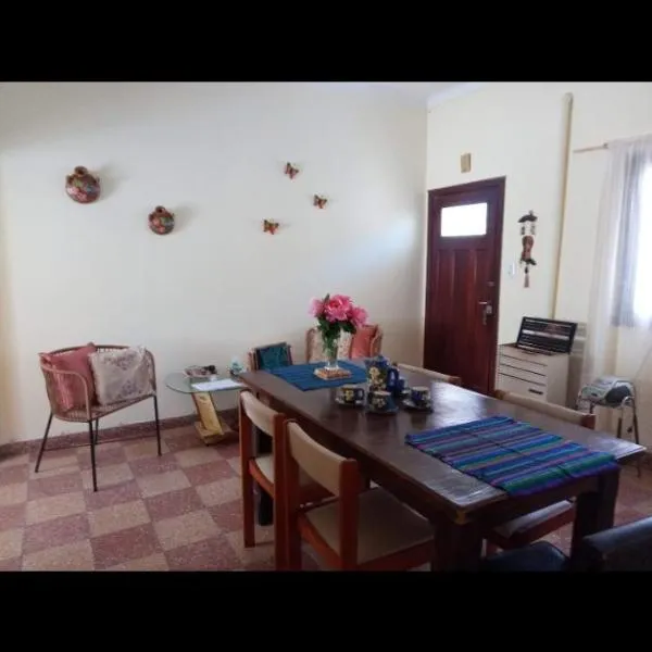 Departamento ph amplio necochea Rotonda, hotel sa Necochea