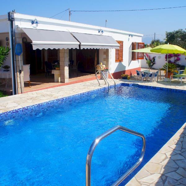 Casa Tilly Pool con piscina privada y WiFi cerca del centro de Vinaròs