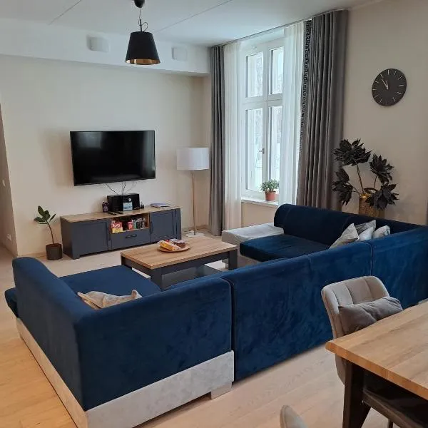 Emajõe Keeltekool Apartment, hotell Tartus