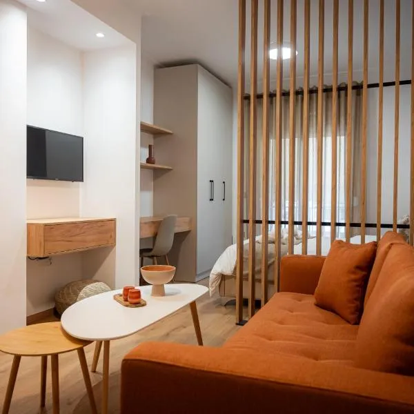 White Luxury Apartments, hotel in Katerini