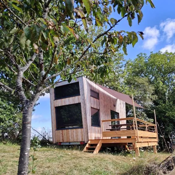 MOOSE home Tiny House Les Chaumes, hotel in Les Ancizes-Comps