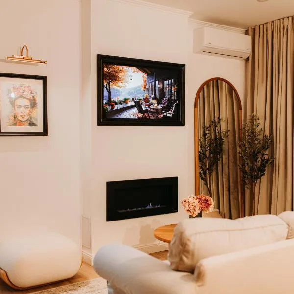 GIA Apartment, hotel in Satu Mare