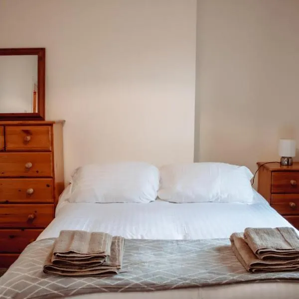 Viesnīca Rustic Cottage in Heart of Town pilsētā Otli