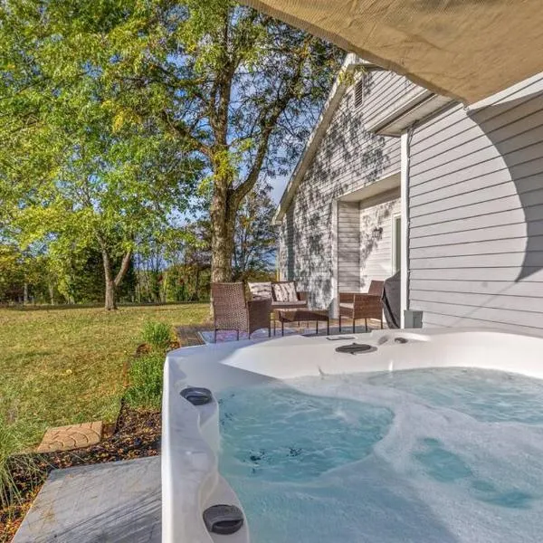 The Luxe/Hot Tub/Putt Putt/10 Miles Shaker Village, ξενοδοχείο σε Harrodsburg