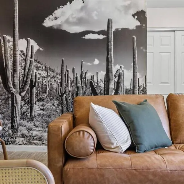 The Scott Pad - Remodeled space, large pool, centrally located in the heart of Scottsdale!, Hotel in Scottsdale