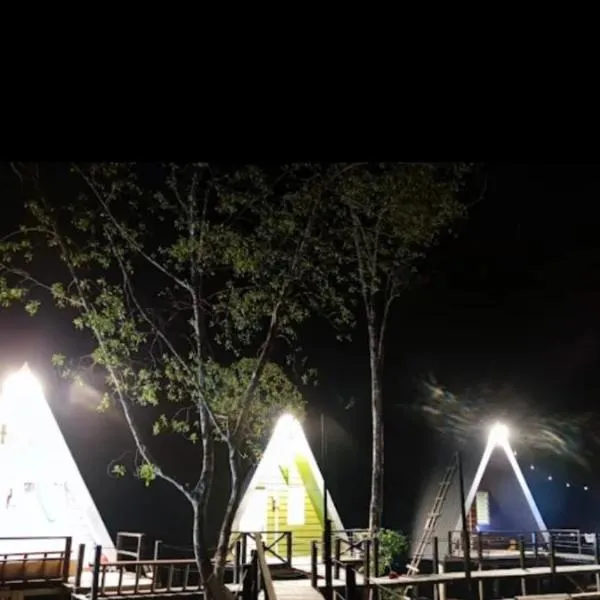 The Mangrove, hotel in Sematan