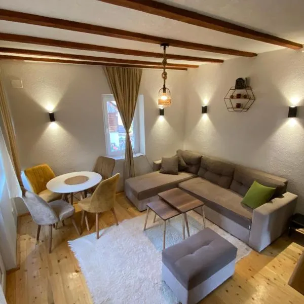 DEA's Apartment, ξενοδοχείο στο Μαύροβο