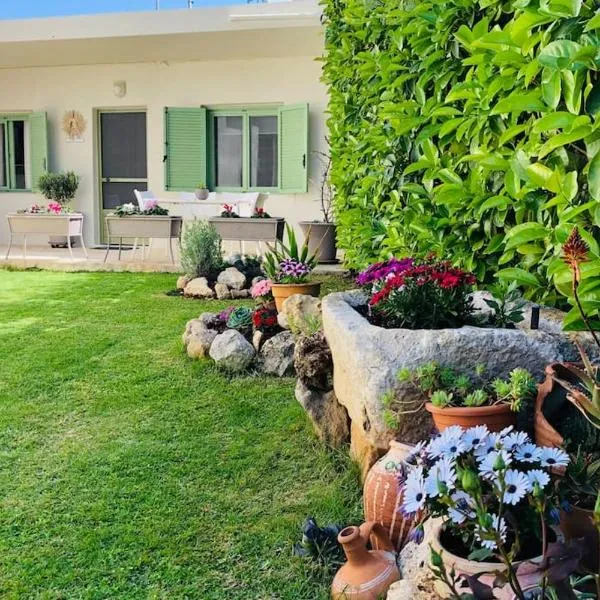 RODON - Bungalow with seaview backyard in Afytos, hotel i Afitos