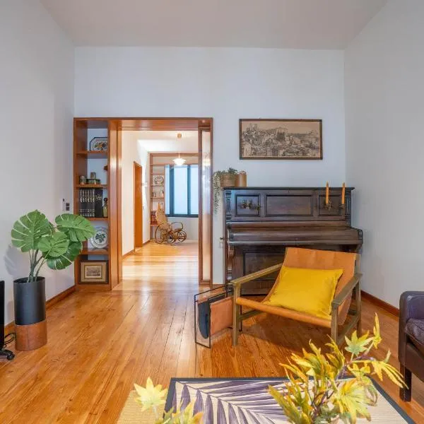 Sublime Downtown Retreat by ELSA, 180m2, hotel v Portu