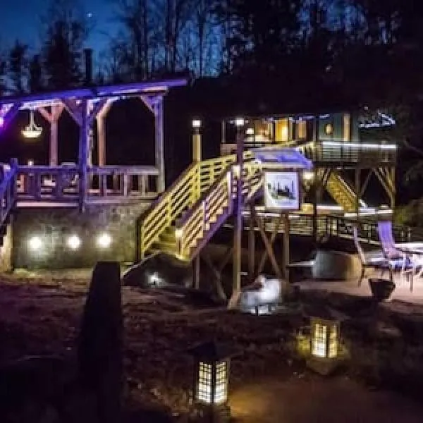 Treehouse at Castle, hotel in Stanardsville