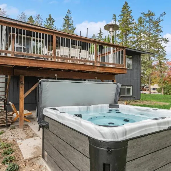 Whitefish Mountain Retreat - Sleeps 14 Near Glacier - Hot Tub & Game Room, hotel en Whitefish