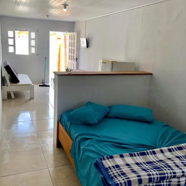 Kitnet a 150m da praia, hotel in Rio Grande