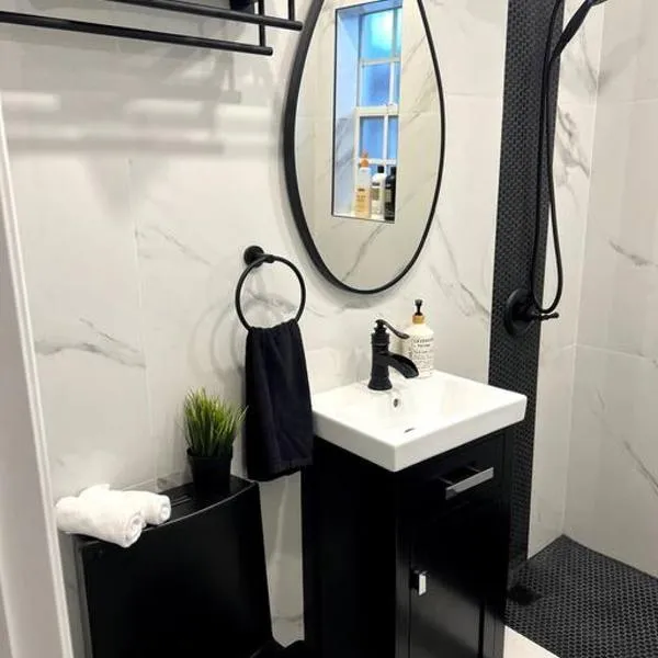Nice and Cozy guest house, hotel in Miami