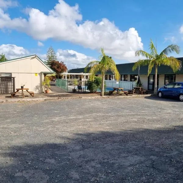Pinelodge, hotel in Opua