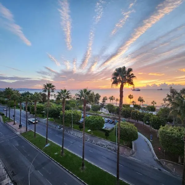 Luxury Kalipso Beachfront, hotel in Limassol