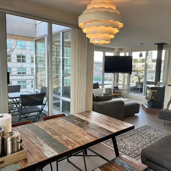 Penthouses of Beach Ave, hotel din Vancouver