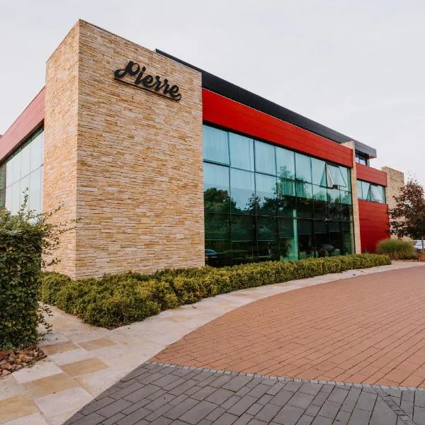 Pierre Hotel, hotell i Pardubice