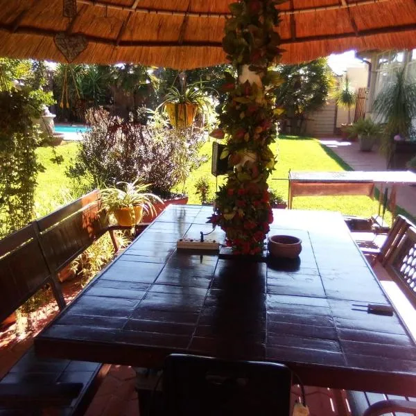 Casa Villa Guest House, hotel v destinaci Carletonville