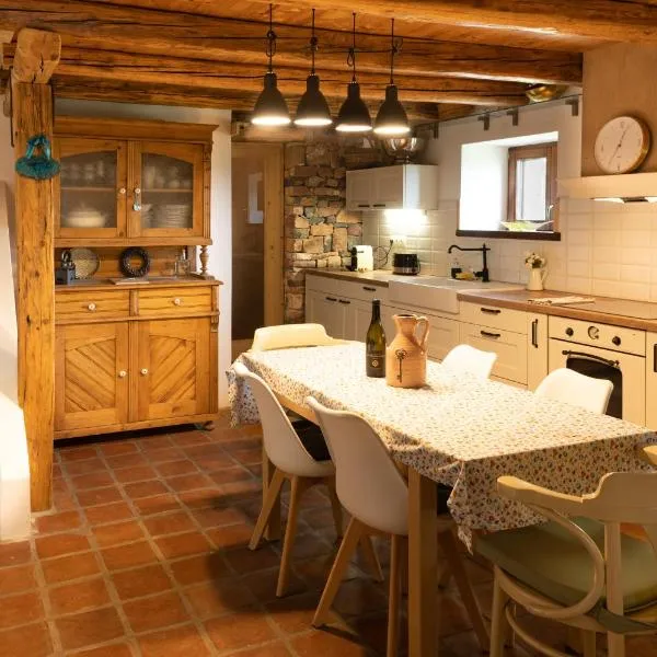 Bakos Pincészet Csobánc Bástya és Borterasz, ξενοδοχείο σε Gyulakeszi