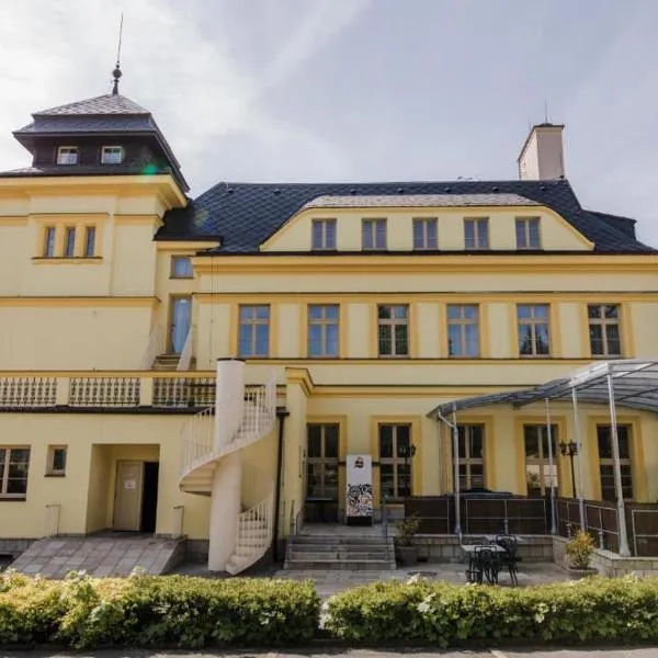 Palace Inn, ξενοδοχείο σε Jíloviště