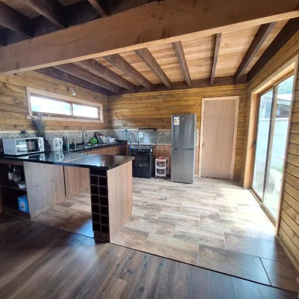 Cabaña Los Chilcos - Neltume - Huilo Huilo, hotel en Neltume