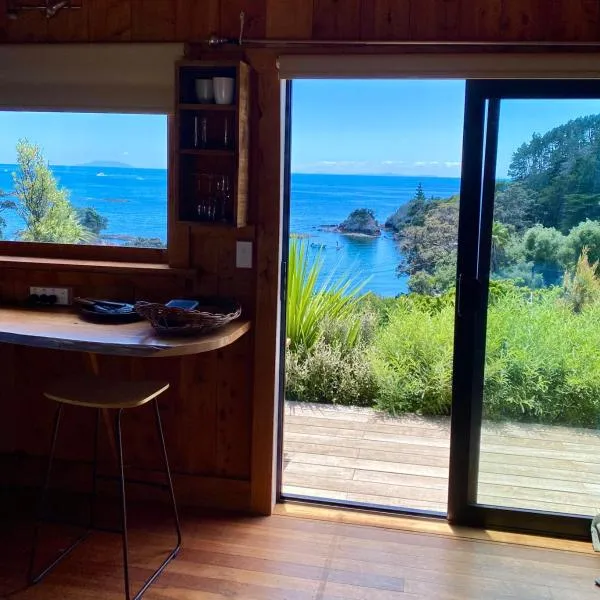 Kereru Cabin - Spectacular seaviews, Glamping Eco adventure, hotel in Palm Beach