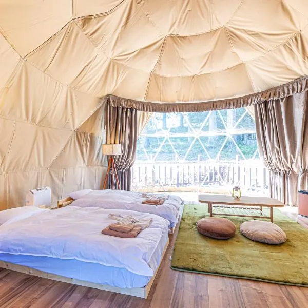 THE GLAMPING PLAZA アルプスBASE, hotel in Iijima