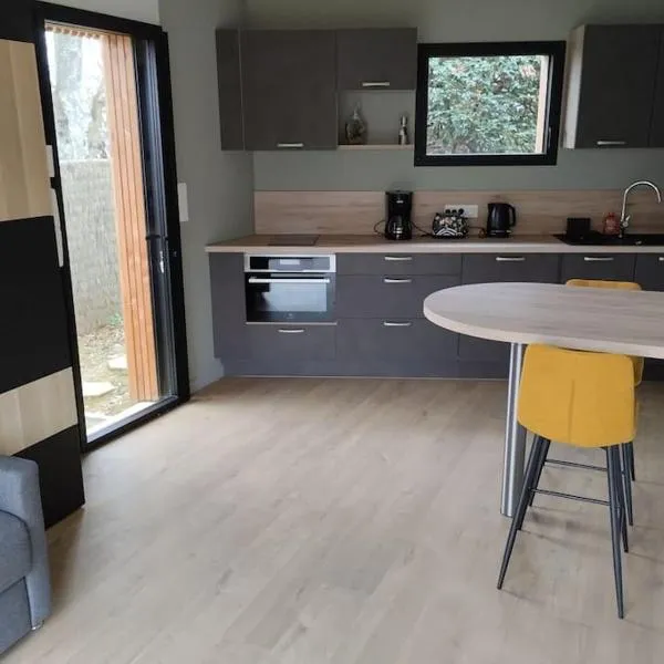 Studio tout neuf proche Rennes, hotel in Saint-Grégoire