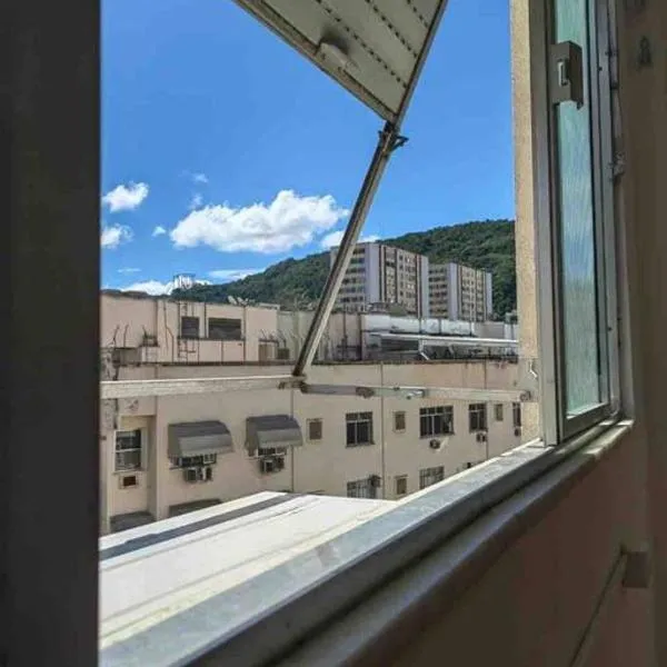 Apê na Rua das Palmeiras Imperiais, hotel in Rio de Janeiro