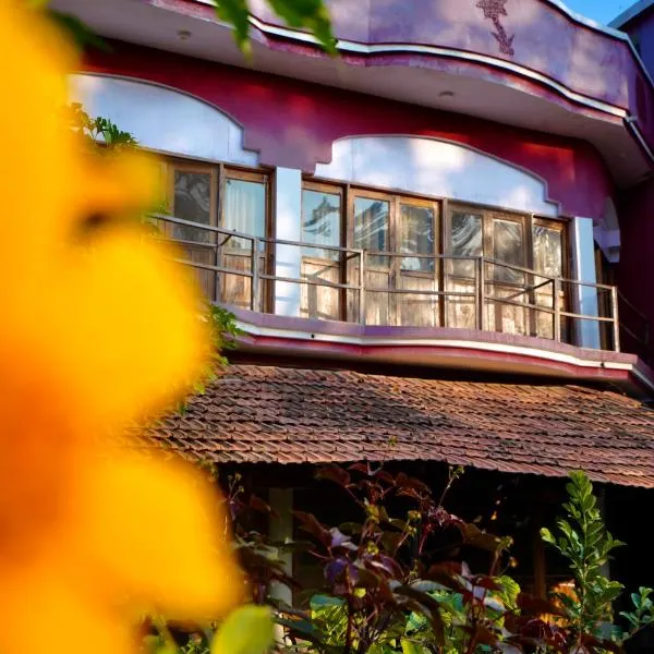 The Flying Squirrel Bandhavgarh, hotel v destinaci Umariā