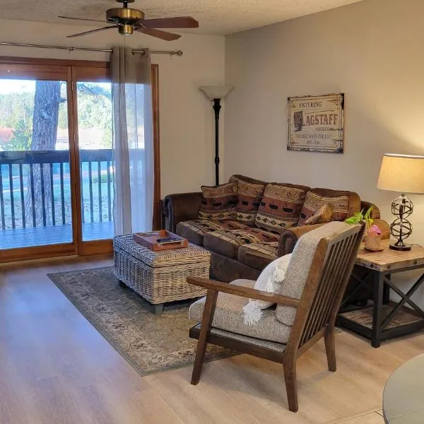 Peaceful Flagstaff Condo, hotel in Flagstaff