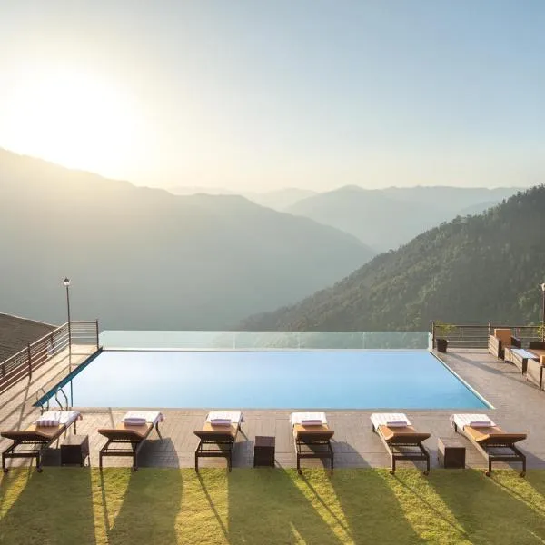 juSTa Cliffend Resort & Spa, Mashobra, hotel em Kīar