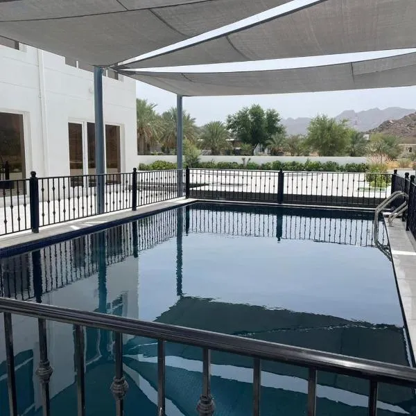 نزل الغيم -Cloudinn, hotel en Qārūt al ‘Ulyā