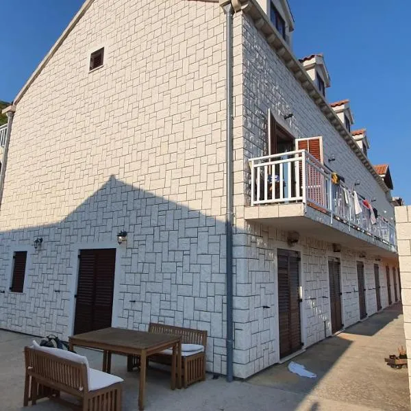 Apartmani Pjevalo-Mljet, hotel in Polače