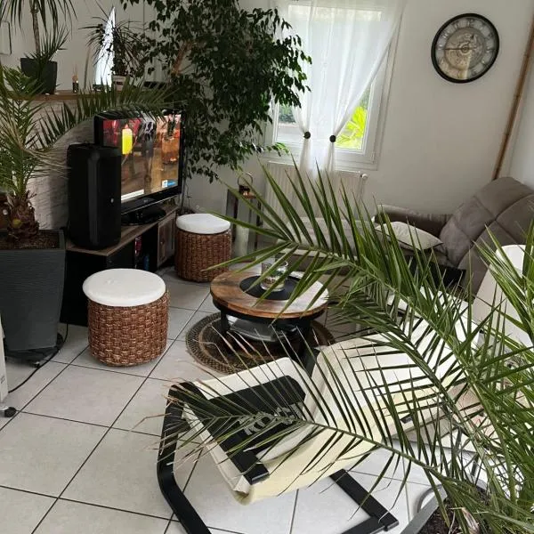 Villa le jasmin très calme, hotel in Andrézieux-Bouthéon